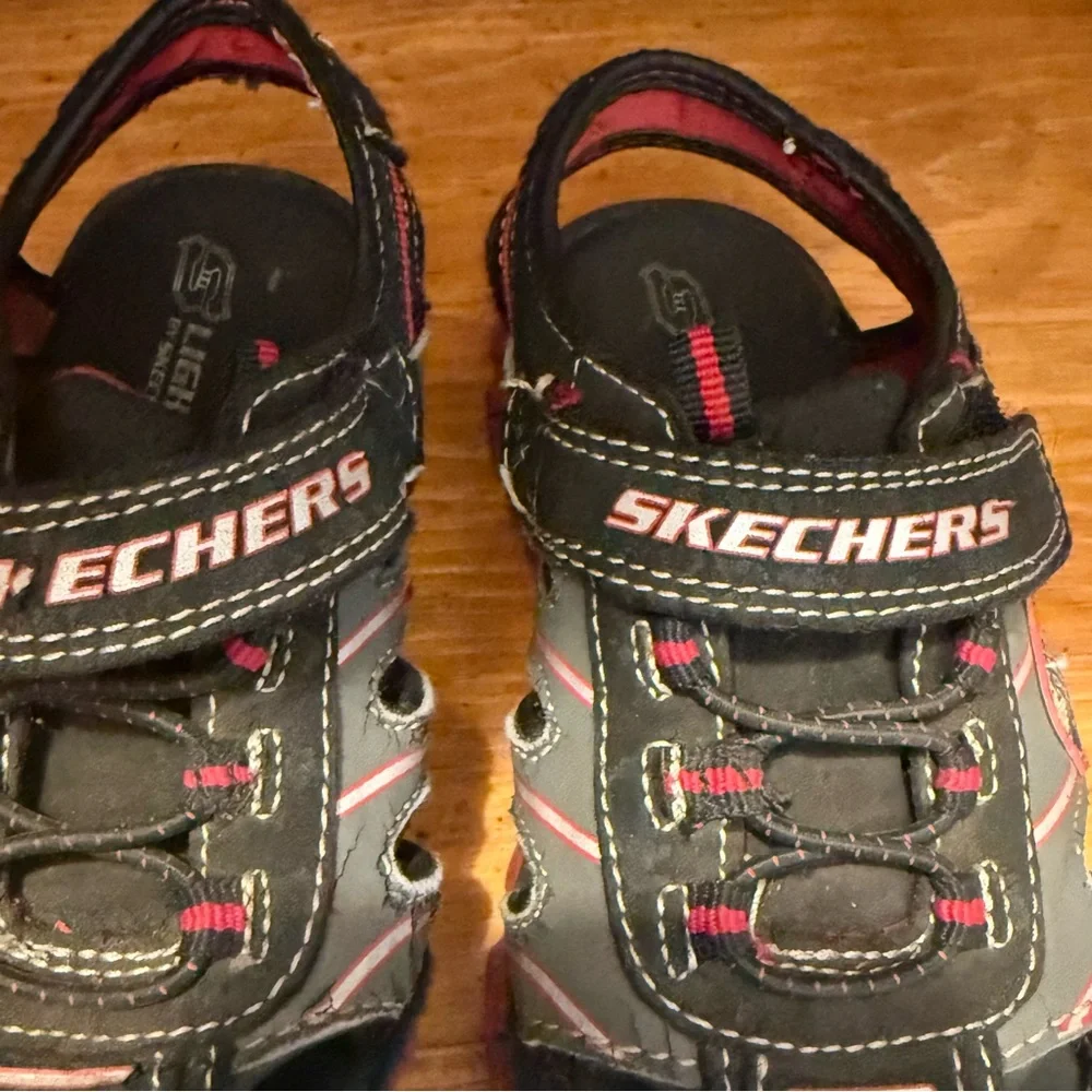 Skechers Kids Sport Sandals – Black & Red – Size 10